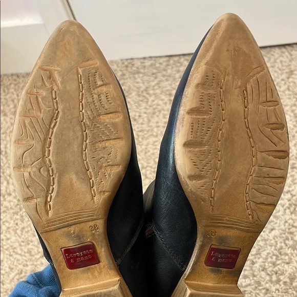 Bueno Footwear Vale Leather Black Minimal Ankle Boots - Size 38 EU 7 US - Picture 13 of 16